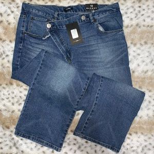 NEW🌟FASHIONNOVA Asymmetrical Boyfriend Jean w/Tag